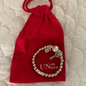 Uno de 50 bracelet. Silver with pearl